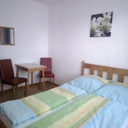 Dom Pod Sosnami Couette-café Mielno (Koszalin)