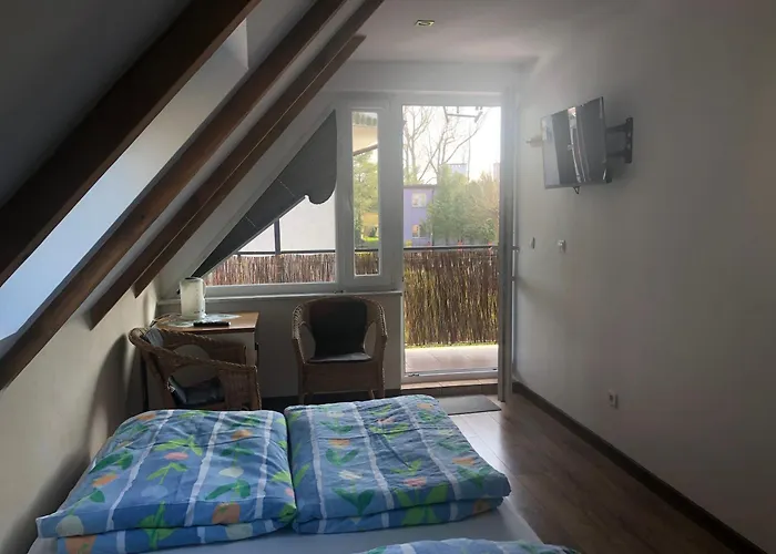 Dom Pod Sosnami Nocleg ze śniadaniem *